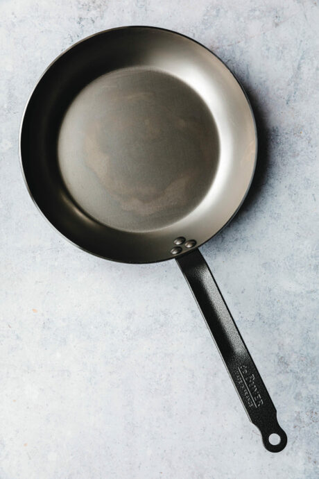 Eisenpfannen einbrennen, pflegen und benutzen