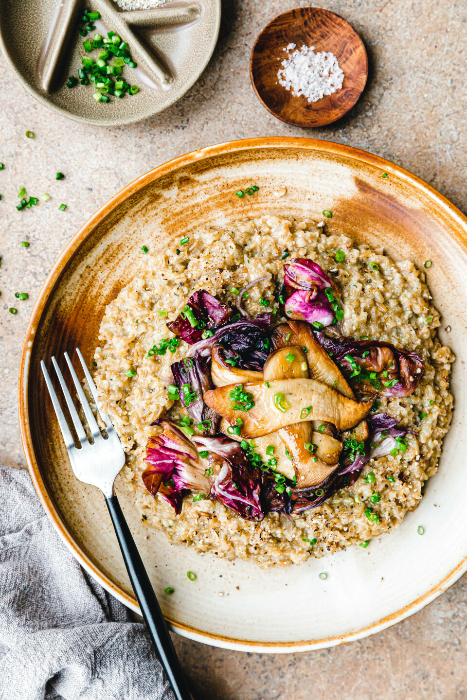 Grünkernrisotto mit gebratenen Kräuterseitlingen und Radicchio