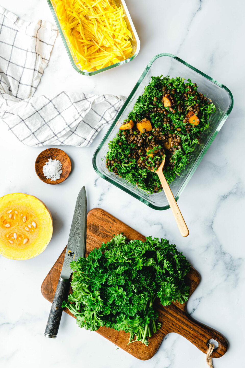 Herbstlicher Kürbis-Linsen-Salat mit 5 Zutaten