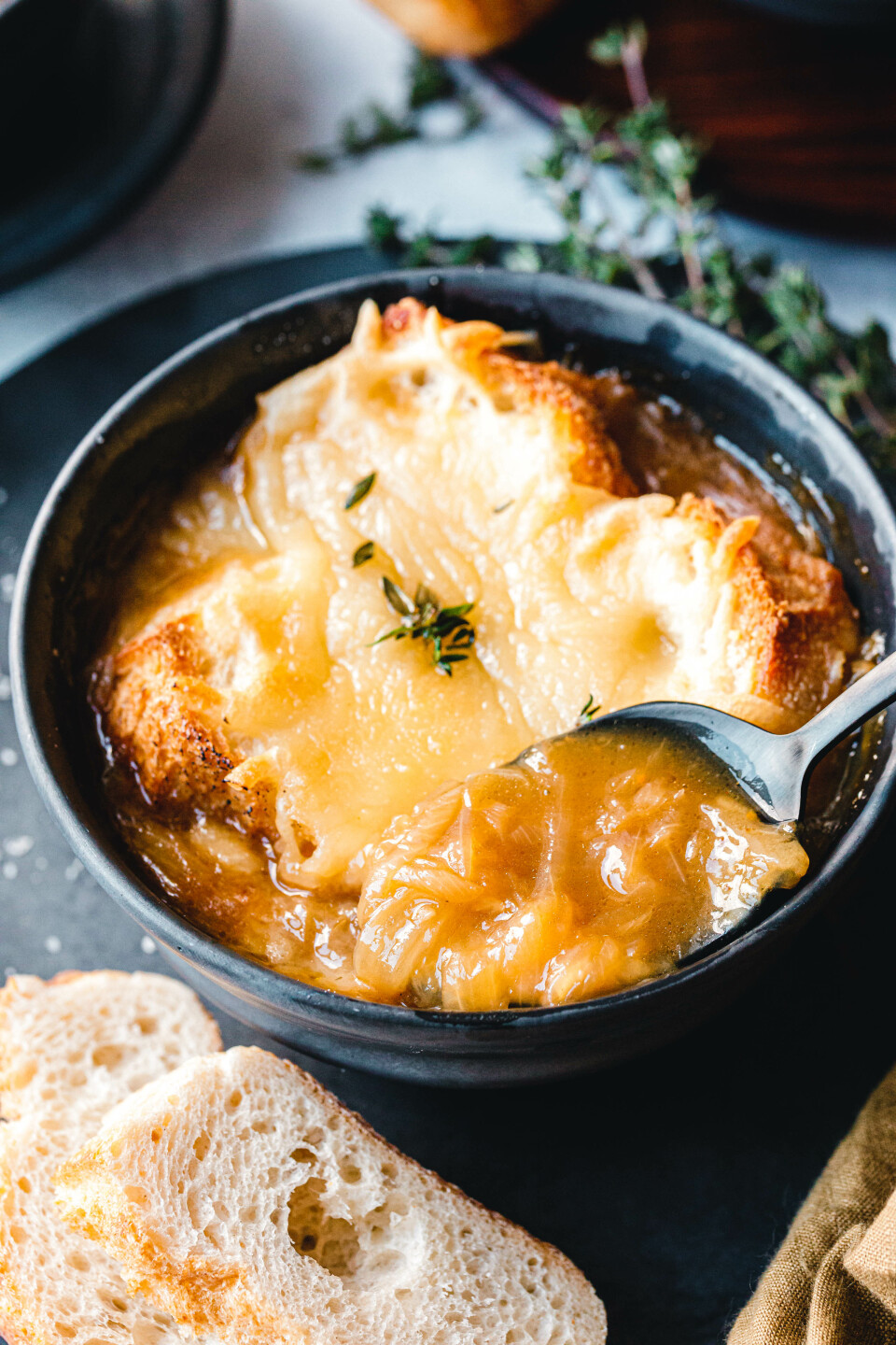Vegane französische Zwiebelsuppe
