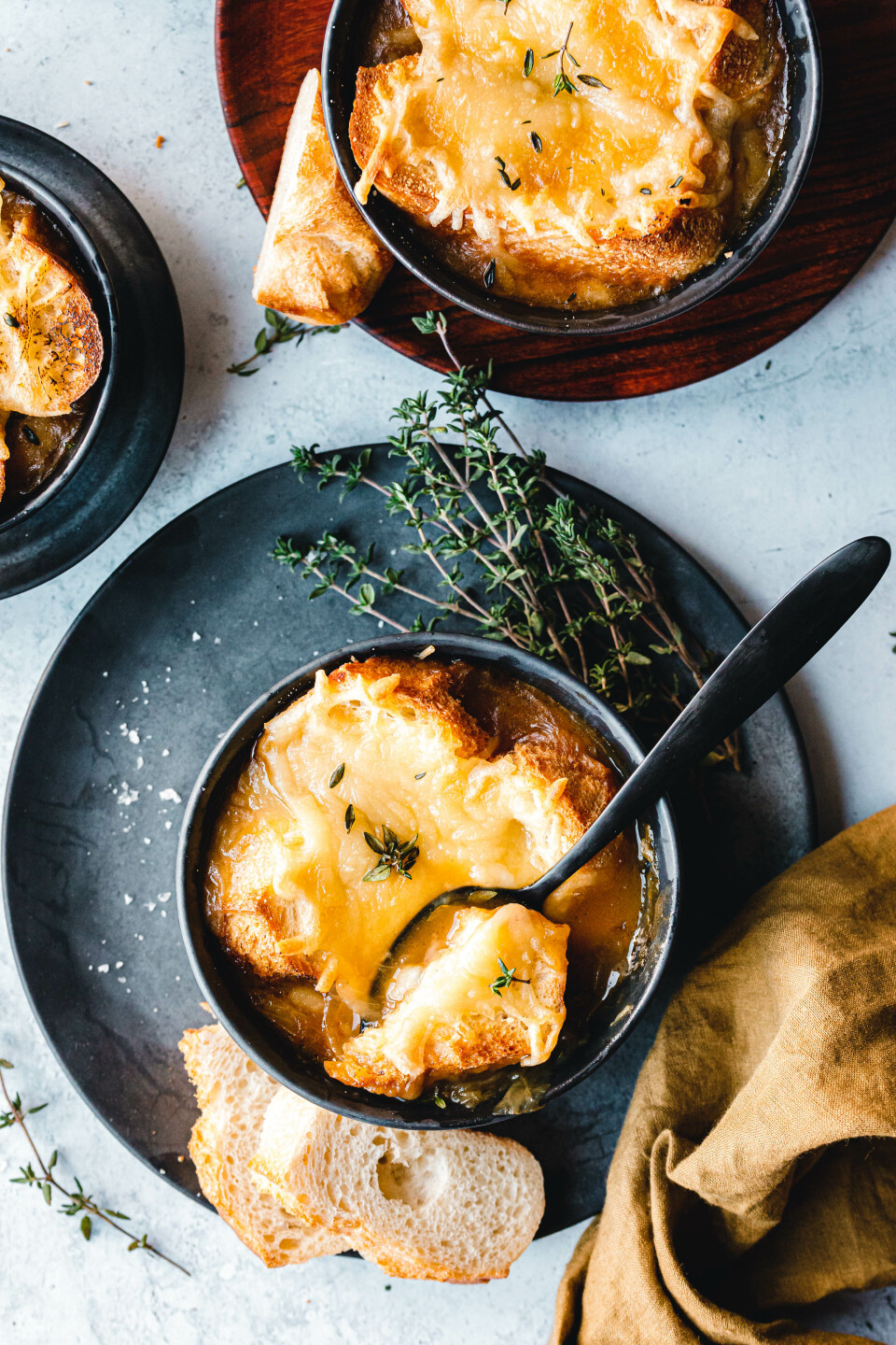 Vegane französische Zwiebelsuppe