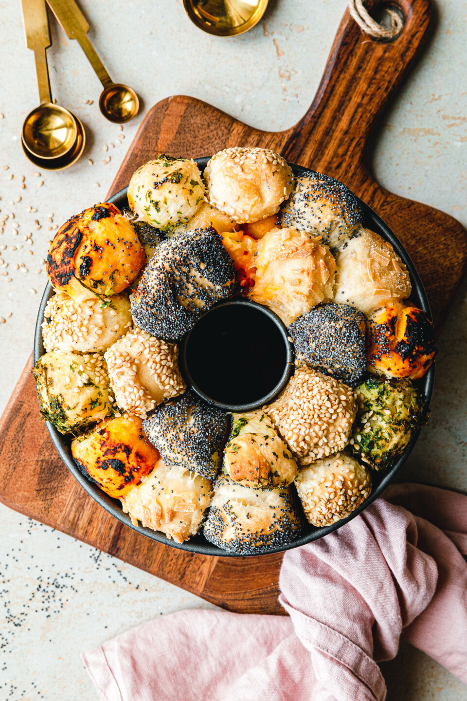 Herzhaftes Monkey Bread mit Sauerteig