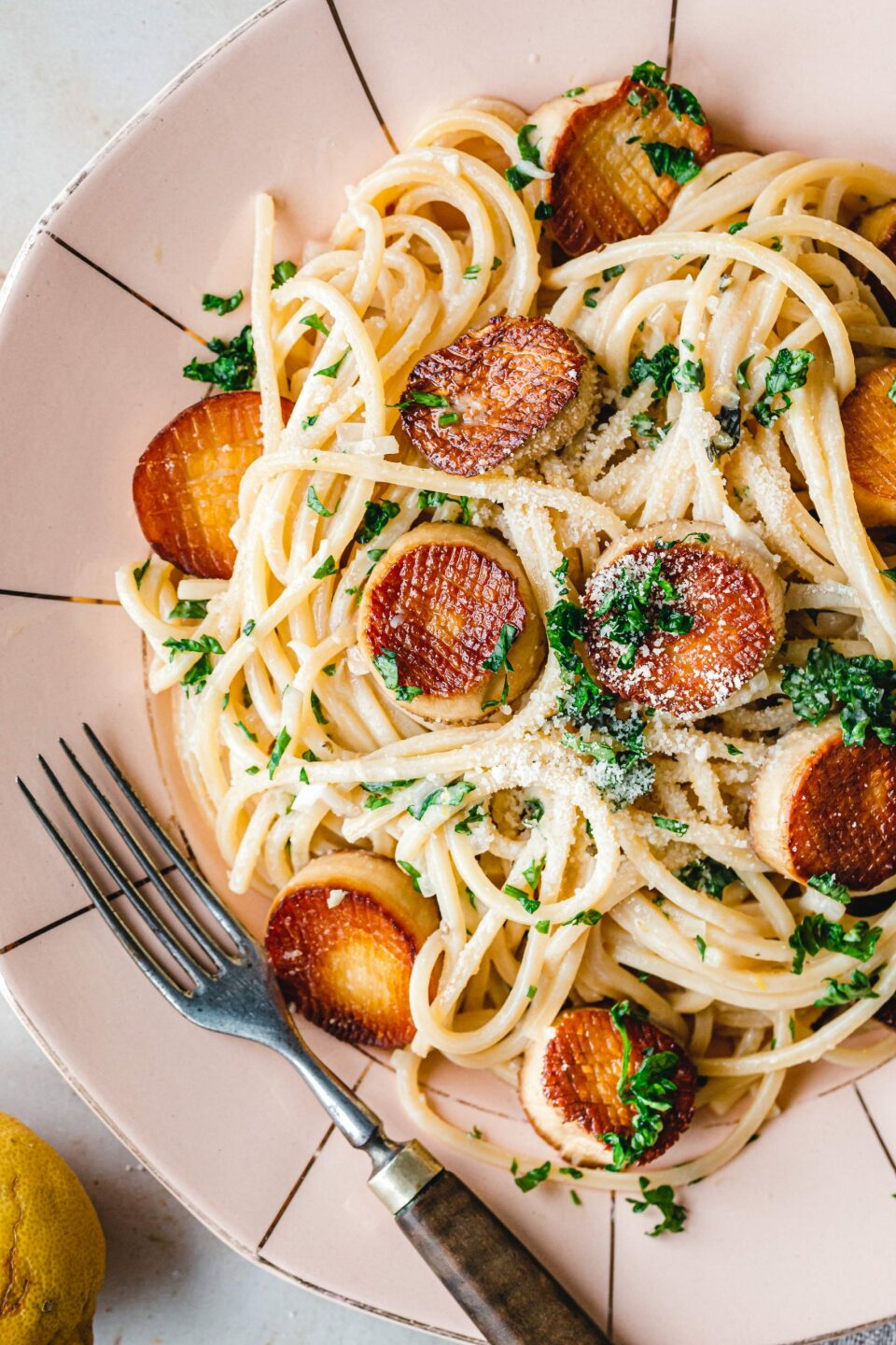 Spaghetti mit Zitronen-Knoblauch-Sauce & Pilz-Scallops