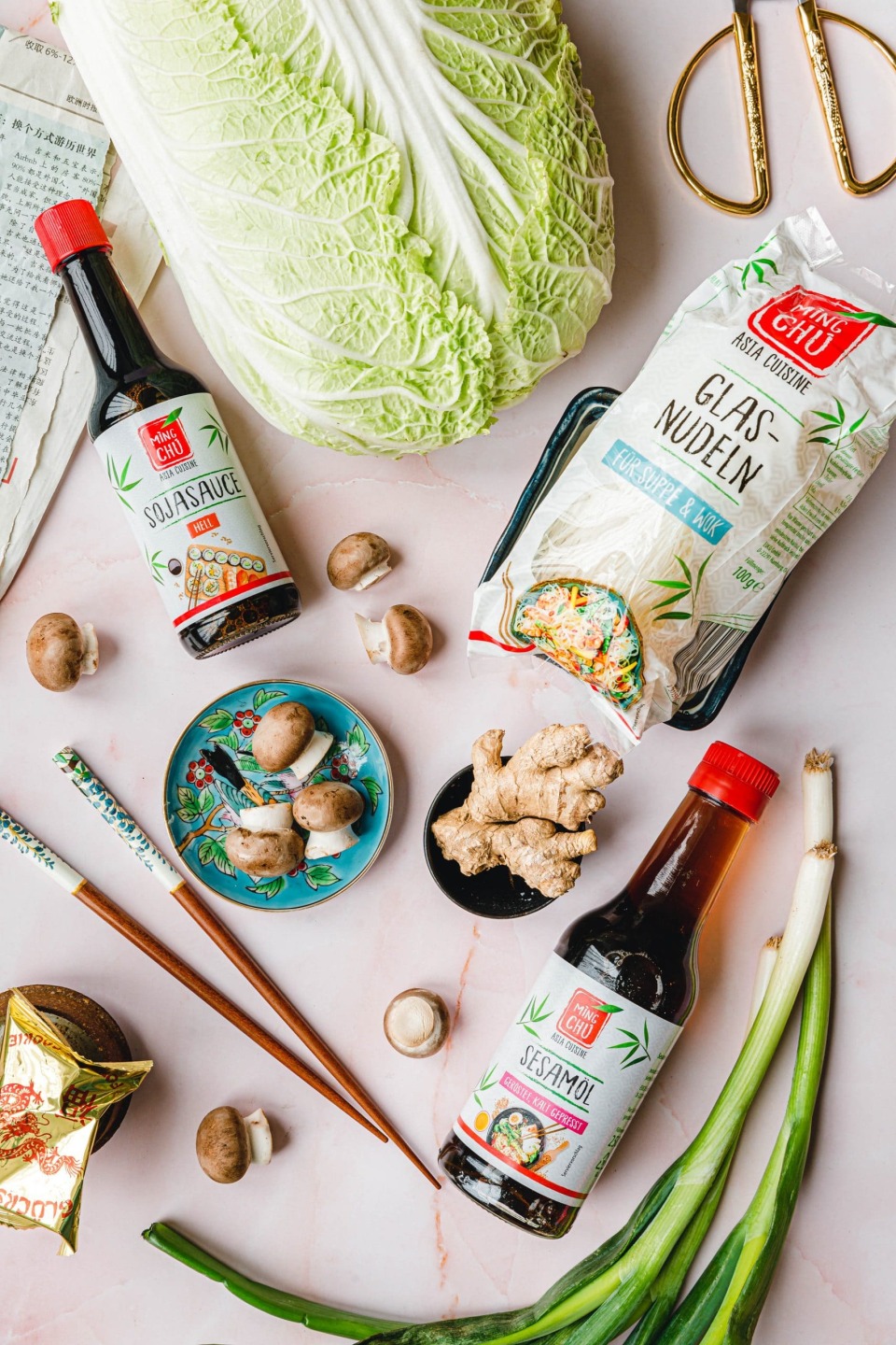 Zutaten für eine Glasnudelsuppe