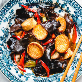 Szechuan-Pilz-Scallops in Knoblauch-Sauce