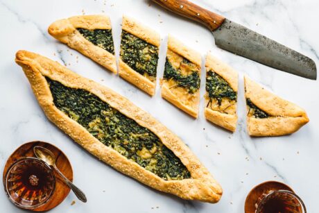 Vegane Pide mit Spinat