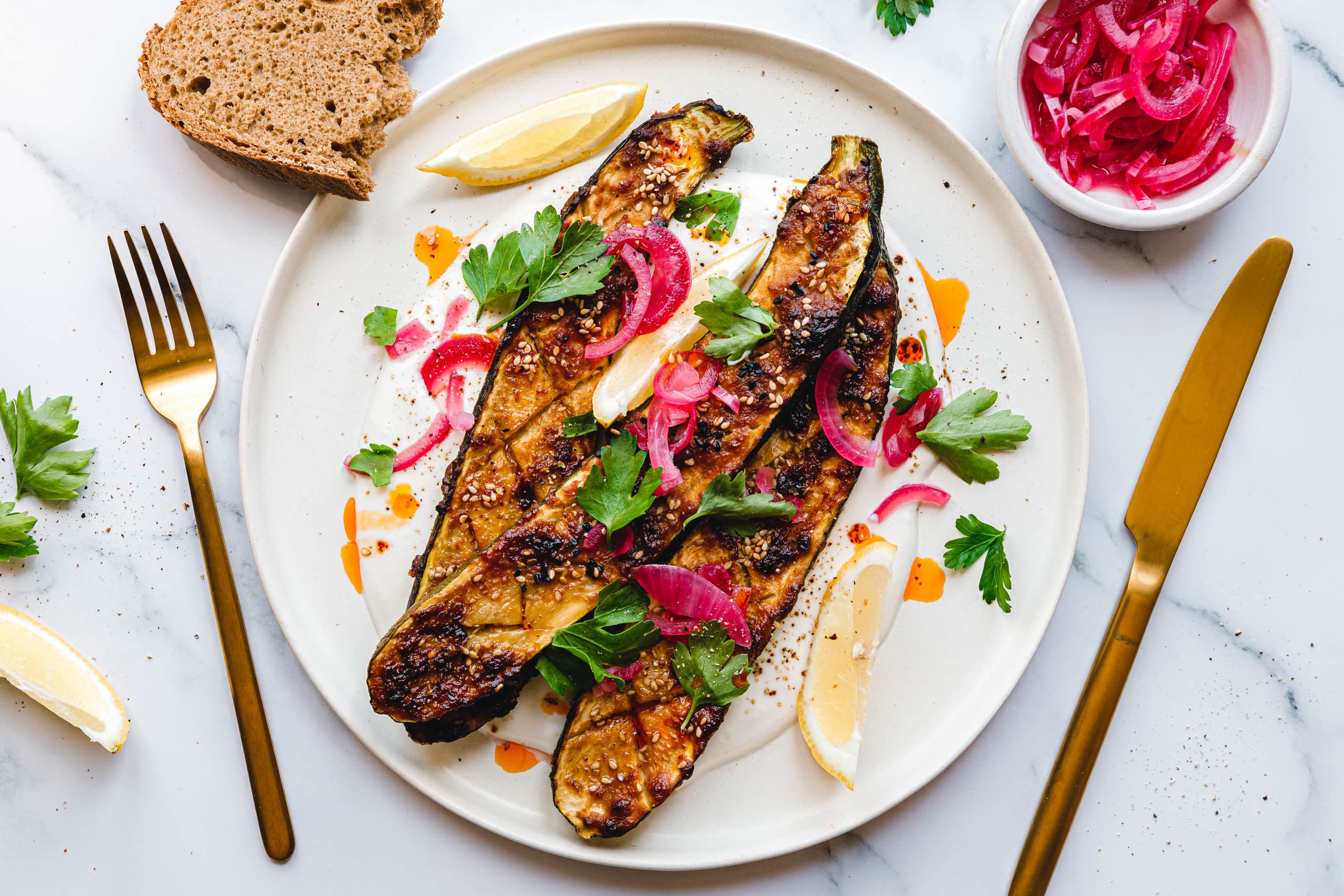 Geröstete Miso-Zucchini aus dem Ofen