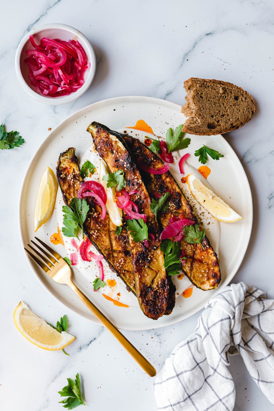 Geröstete Miso-Zucchini aus dem Ofen