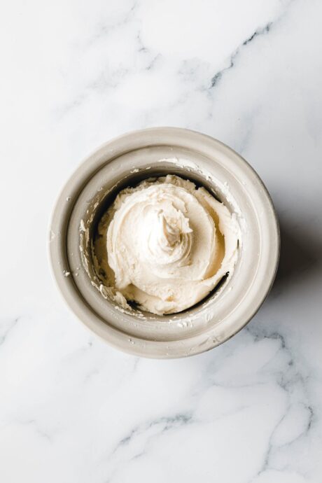 Veganes Eis aus der Eismaschine