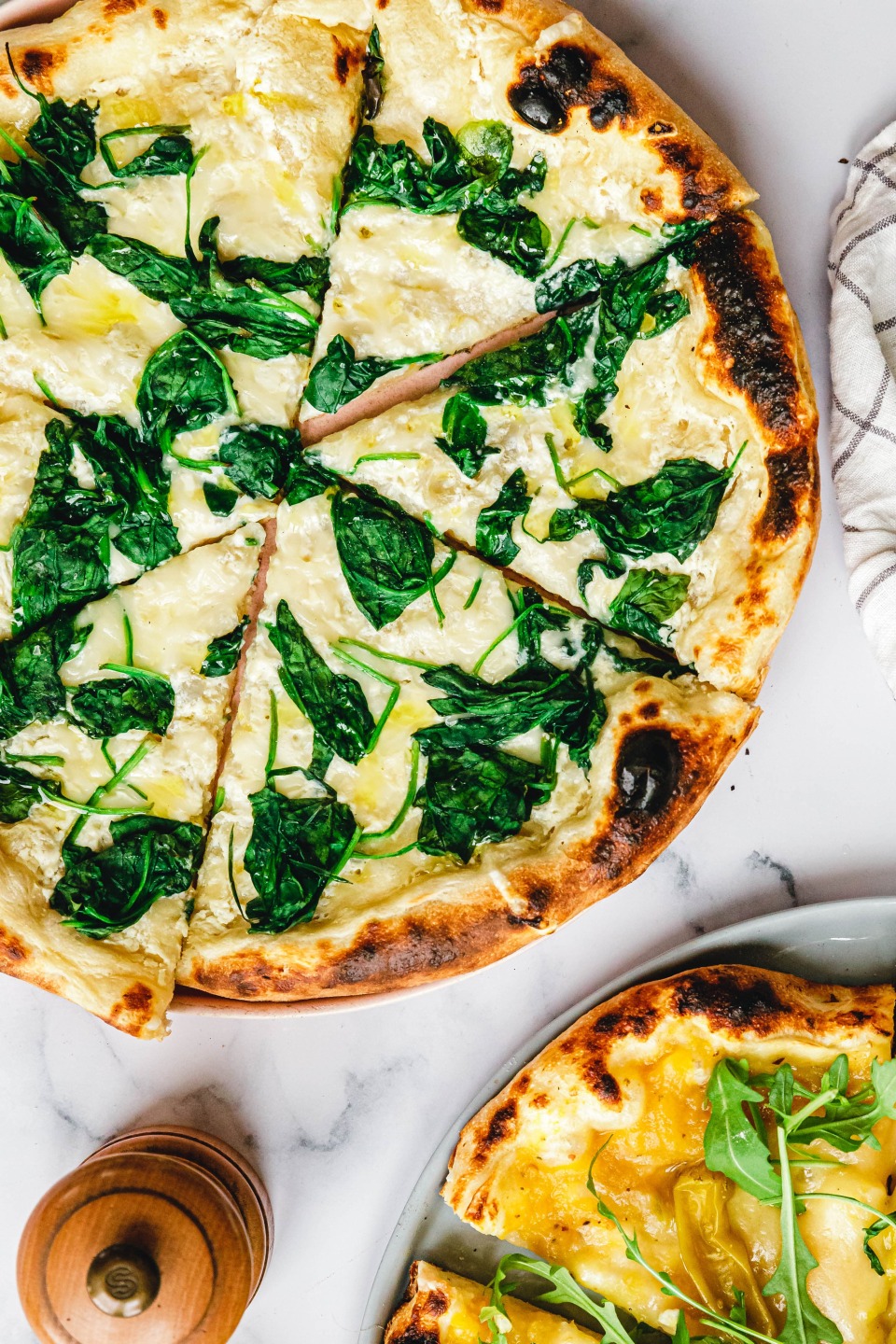 Vegane Pizza Bianca mit Spinat