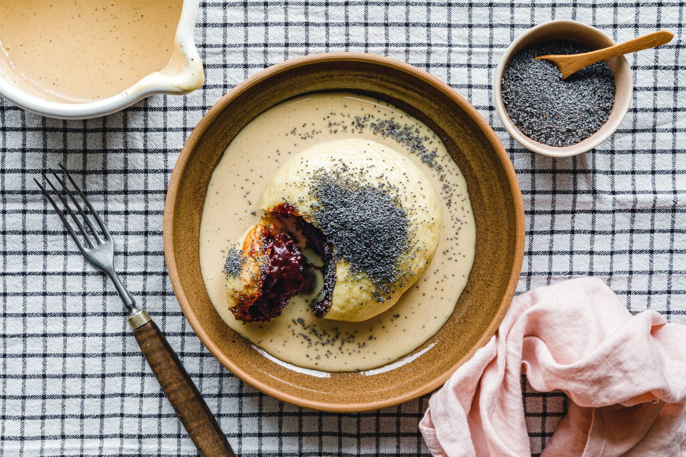 Vegane Germknödel mit Zwetschgenmus