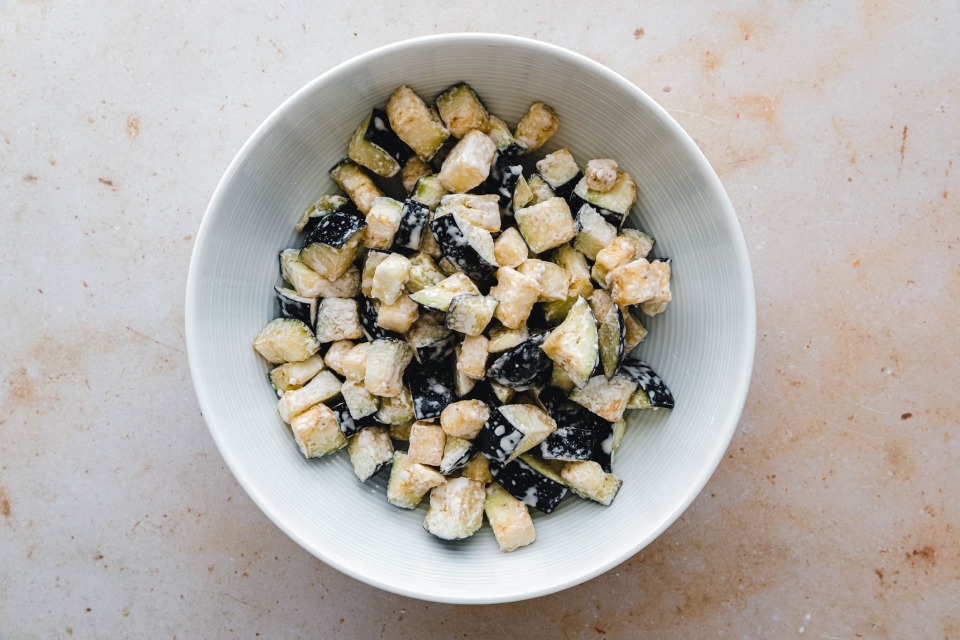 Auberginen mit Speisestärke