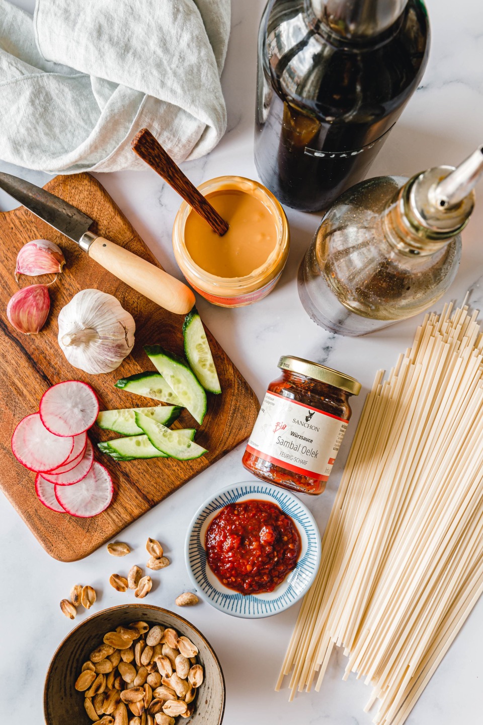 Zutaten für schnelle Erdnussnudeln