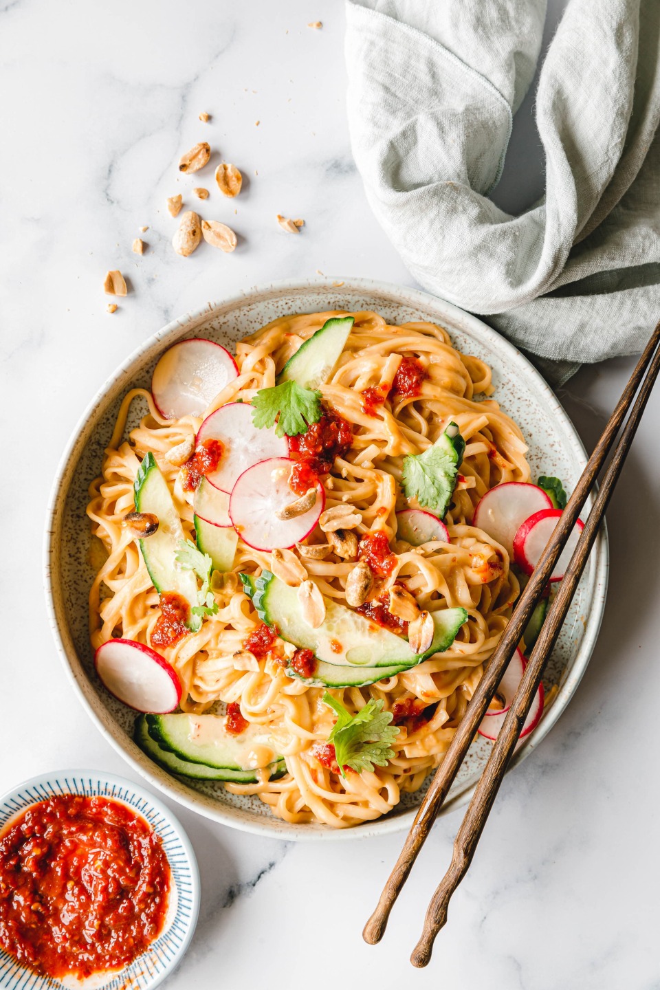 Schnelle Erdnussbutternudeln mit Sambal