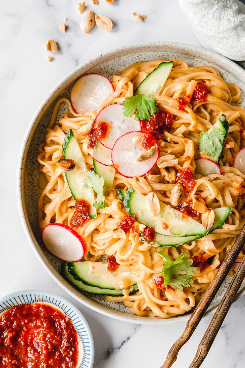 Schnelle Erdnussbutternudeln mit Sambal