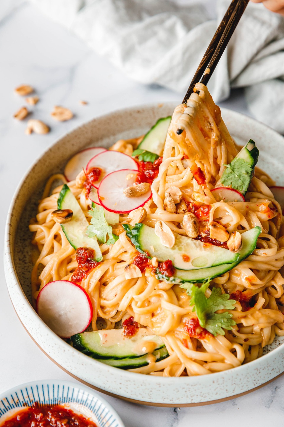 Schnelle Erdnussbutternudeln mit Sambal