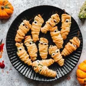 Vegane Jalapeño-Popper-Mumien mit Käsefüllung