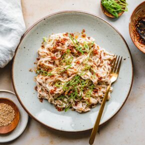 Schnelle cremige Tofu-Nudeln