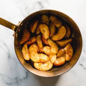 Zubereitung Zutaten Veganer Cheesecake-Apfelstrudel mit Preiselbeeren
