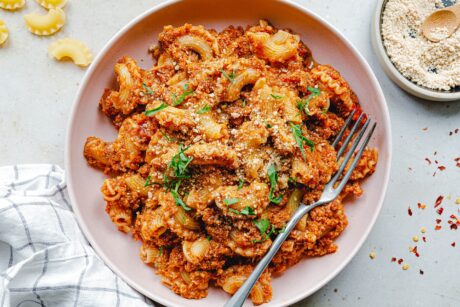 Vegane Blumenkohl-Bolognese mit Champignons