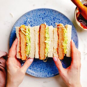 Veganes Katsu Sando – der japanische Schnitzelsemmel