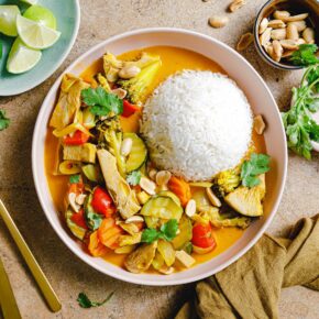 Veganes Erdnuss-Curry mit Jackfruit