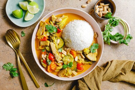 Veganes Erdnuss-Curry mit Jackfruit