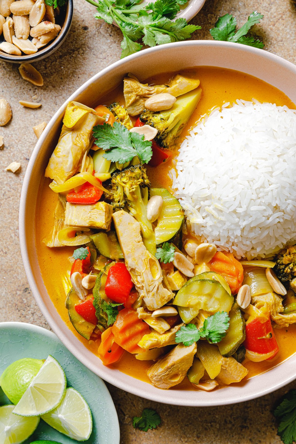 Veganes Erdnuss-Curry mit Jackfruit
