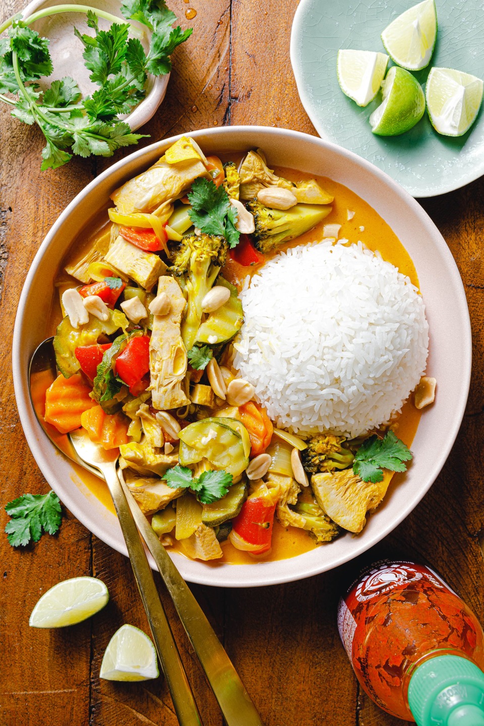 Veganes Erdnuss-Curry mit Jackfruit