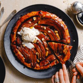 Vegane Bananen-Tarte-Tatin mit Miso-Karamell