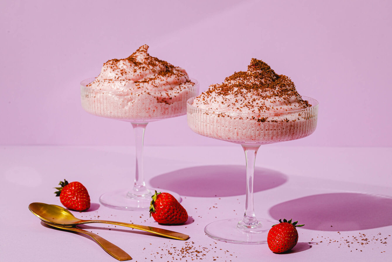 Vegane Erdbeer-Mousse mit Aquafaba