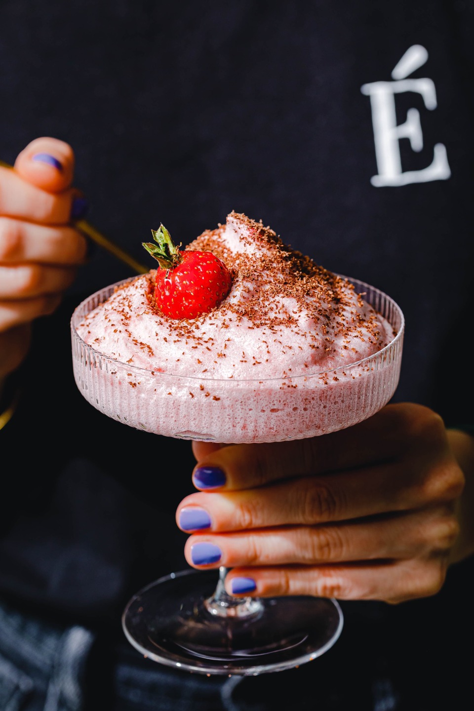 Vegane Erdbeer-Mousse mit Aquafaba