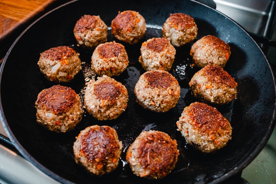 Grünkernbällchen anbraten