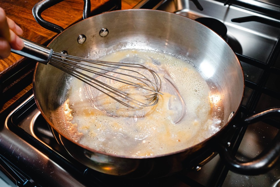 Vegane Spargelcremesuppe mit Zitronengras & Frühlingszwiebelöl-007