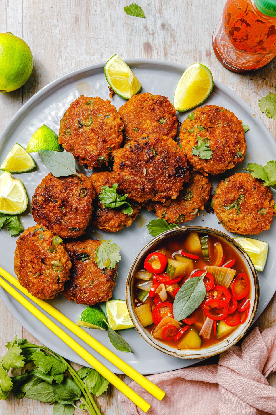 Vegane thailändische Fischfrikadellen – Tod Mun Pla