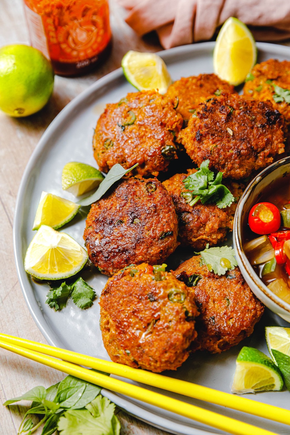 Vegane thailändische Fischfrikadellen – Tod Mun Pla