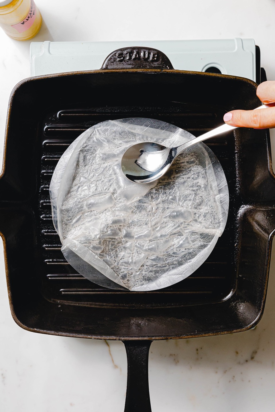 ZubereitunZubereitung vietnamesische Pizza – Bánh Tráng Nuóng