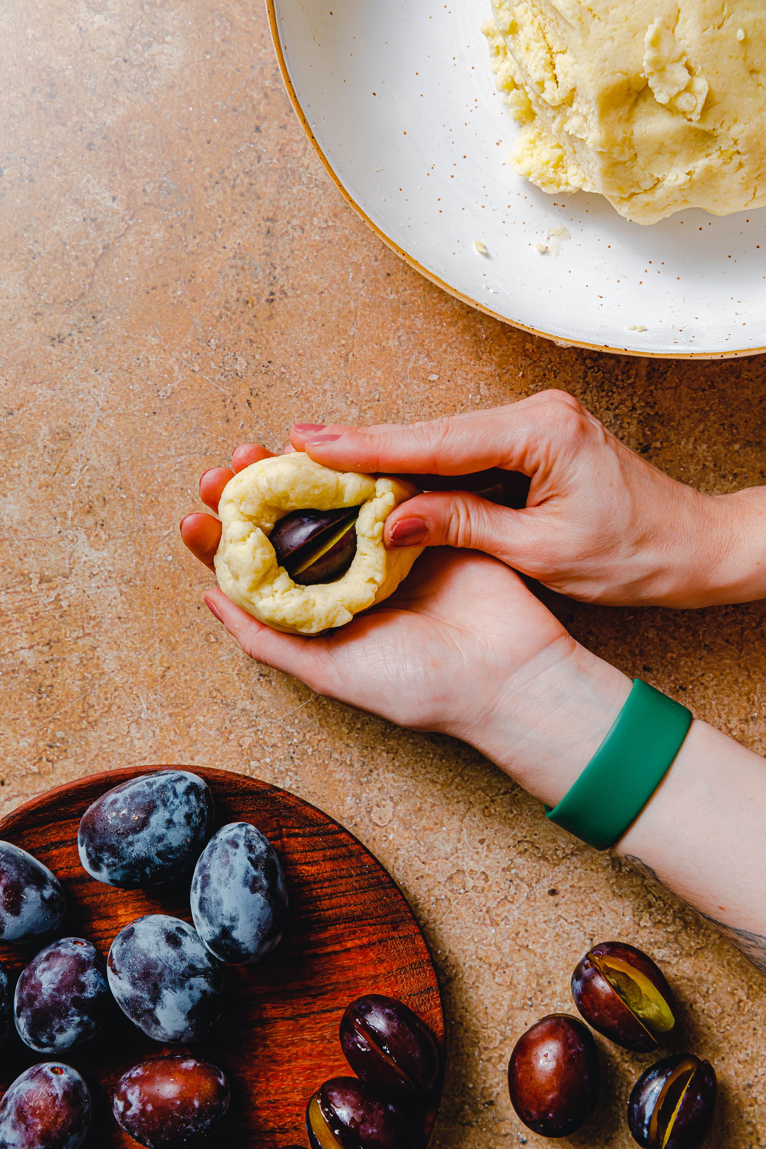 Vegane Zwetschgenknödel zubereiten