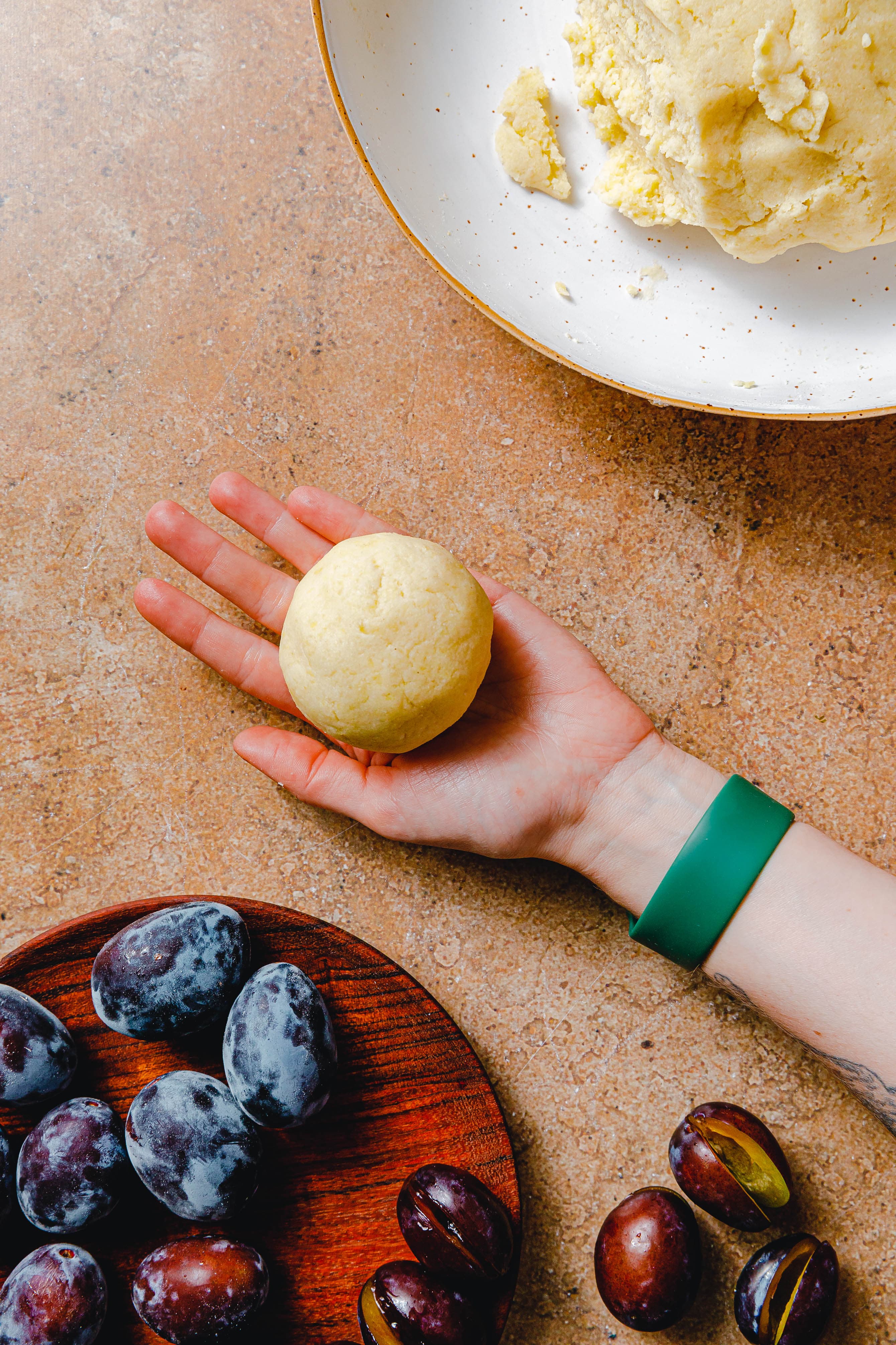 Vegane Zwetschgenknödel zubereiten