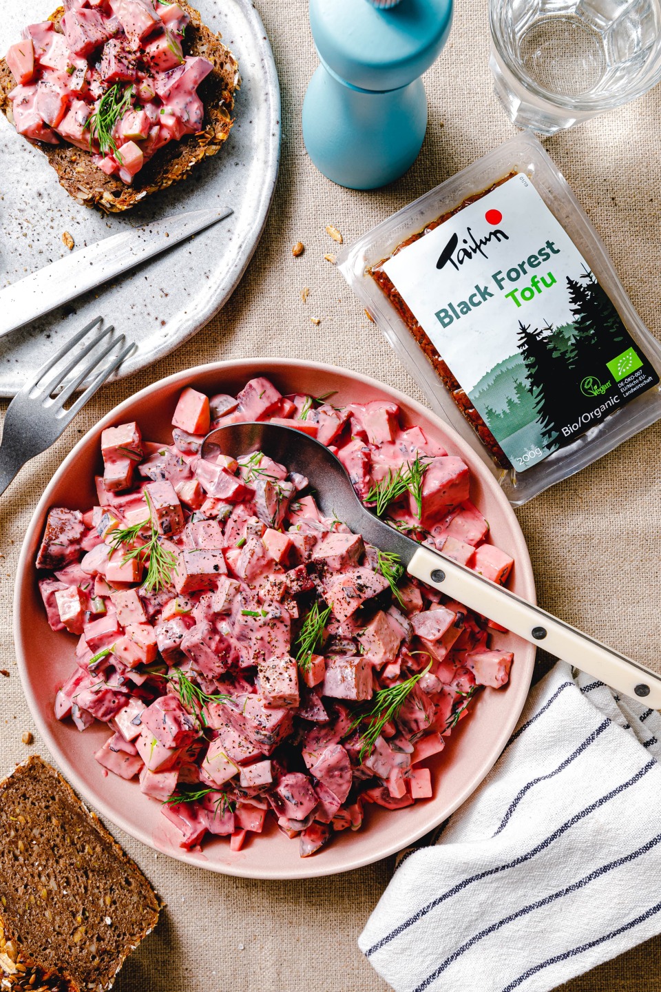 Veganer Heringssalat mit Roter Bete & Räuchertofu