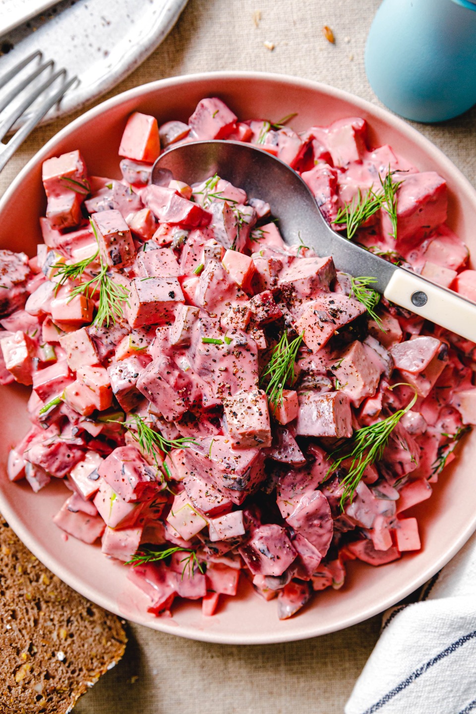 Veganer Heringssalat mit Roter Bete & Räuchertofu