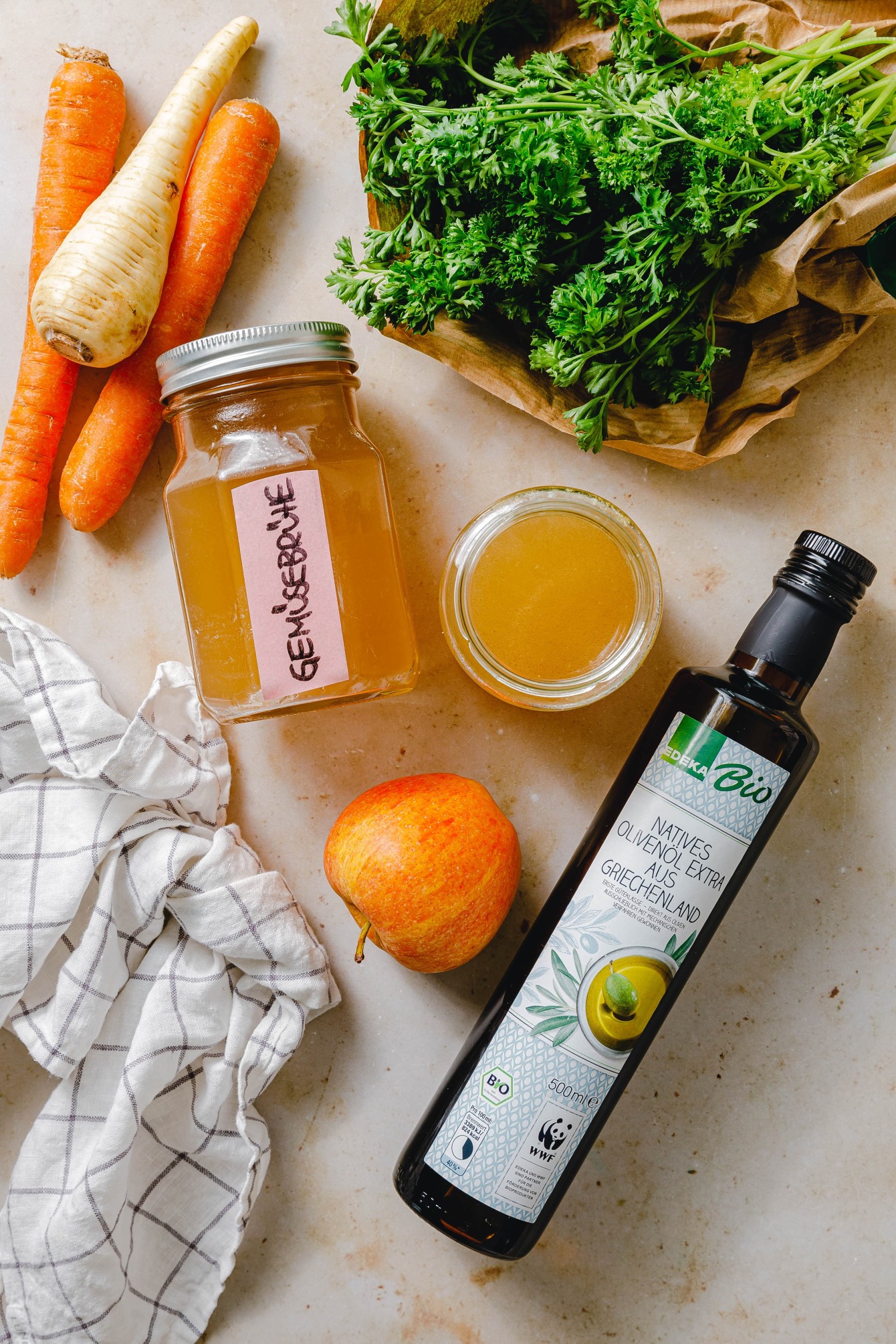 Selbstgemachte Gemüsebrühe