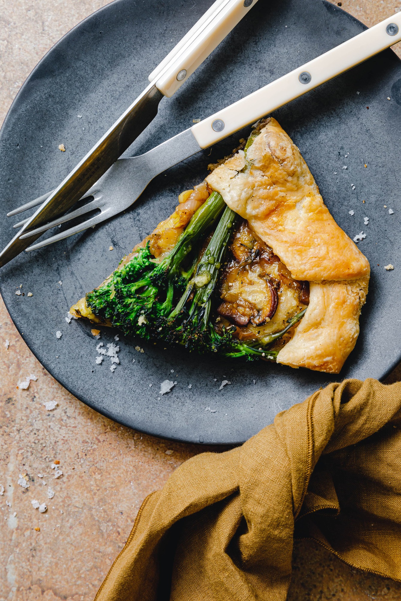 Vegane Brokkoli-Lauch-Galette