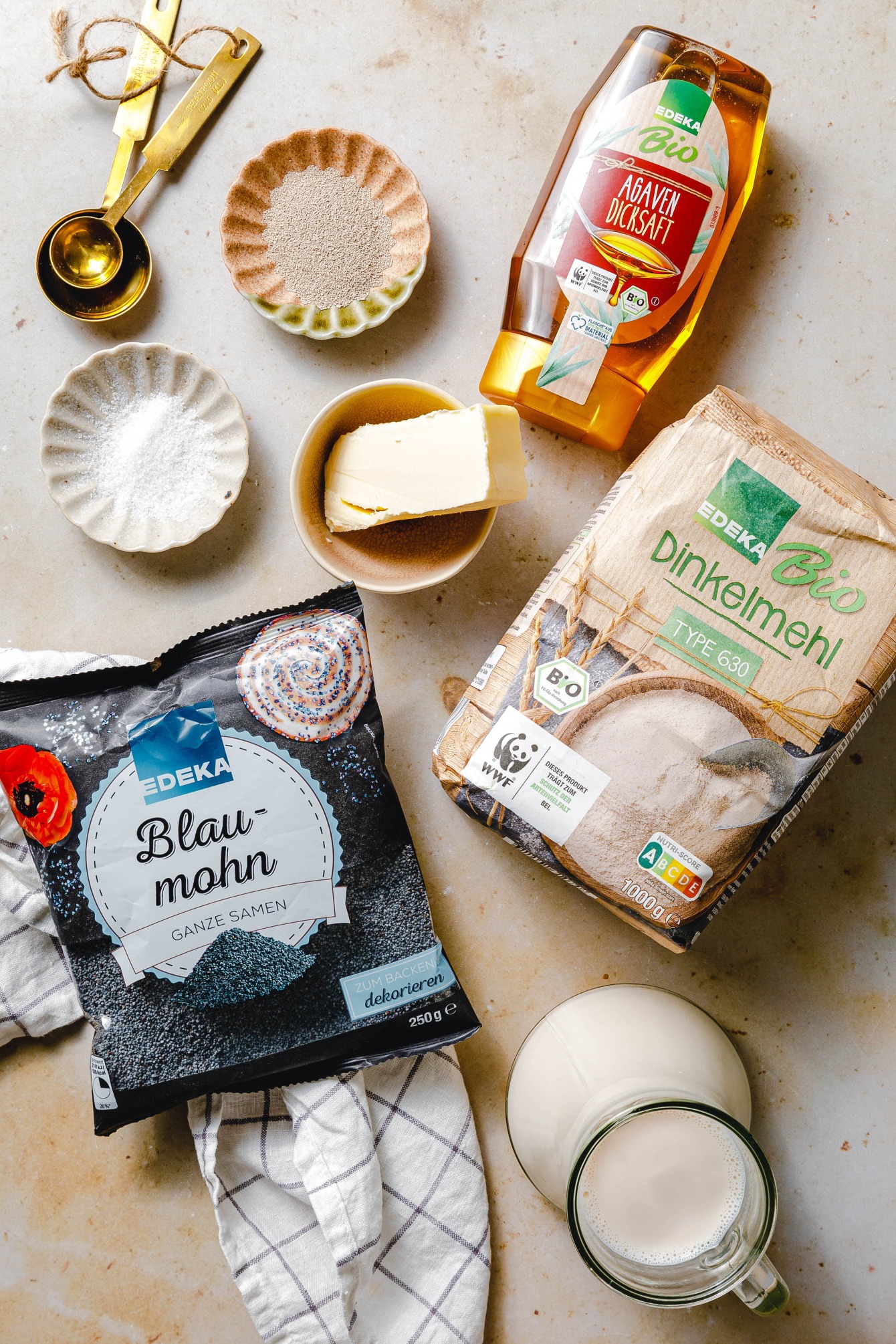 Zutaten für vegane Mohnschnecken