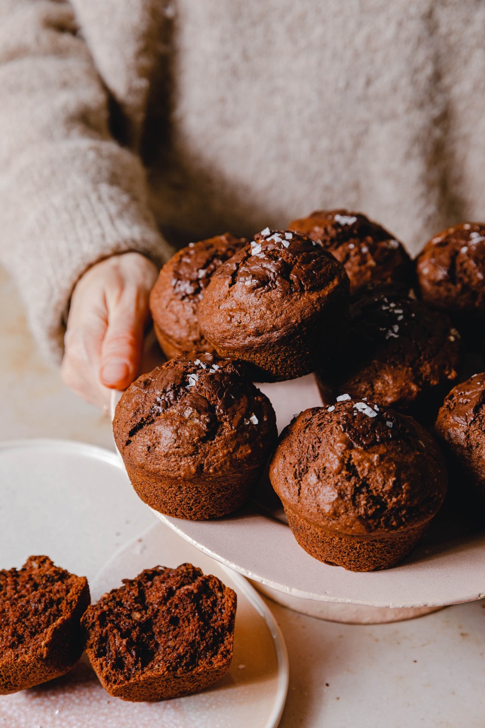 Vegane Doppel-Schoko-Muffins mit Banane & Haselnuss
