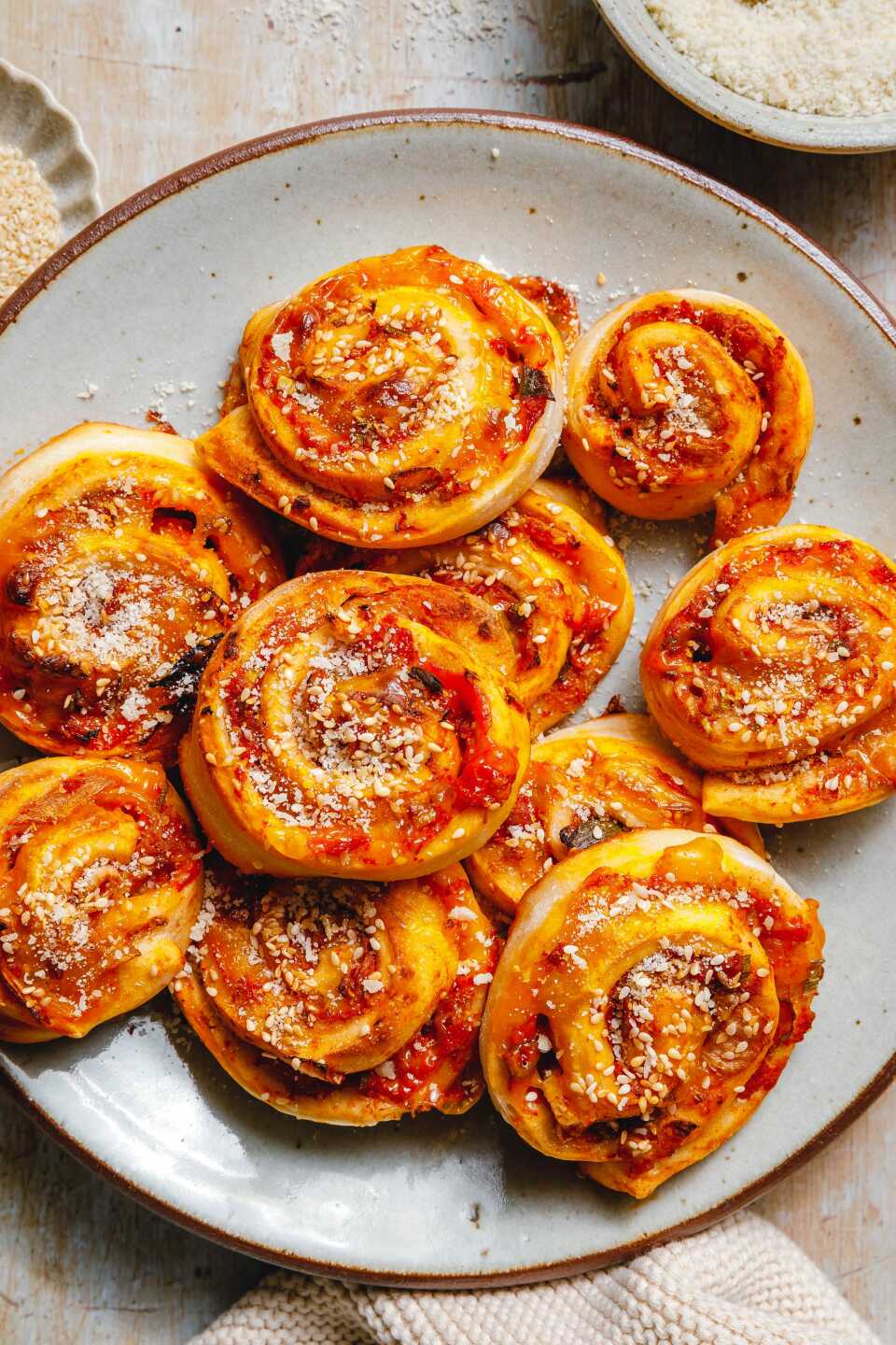 Vegane Kimichi-Pizza-Schnecken