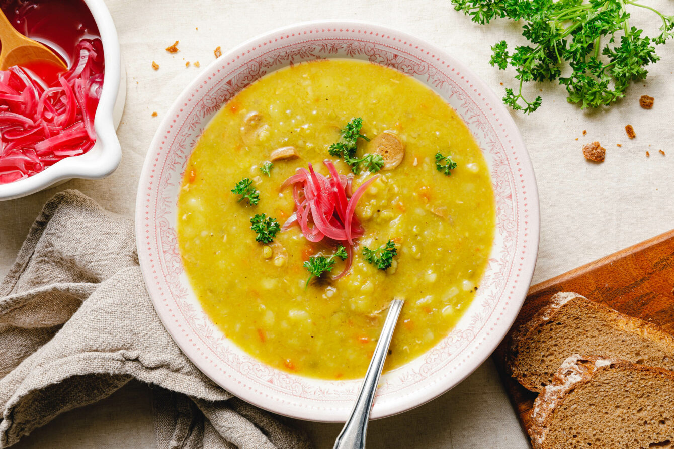 Herzhafte vegane Erbsensuppe