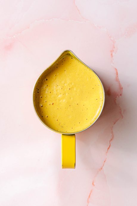 Kurkuma-Sonnenblumenkern-Dressing