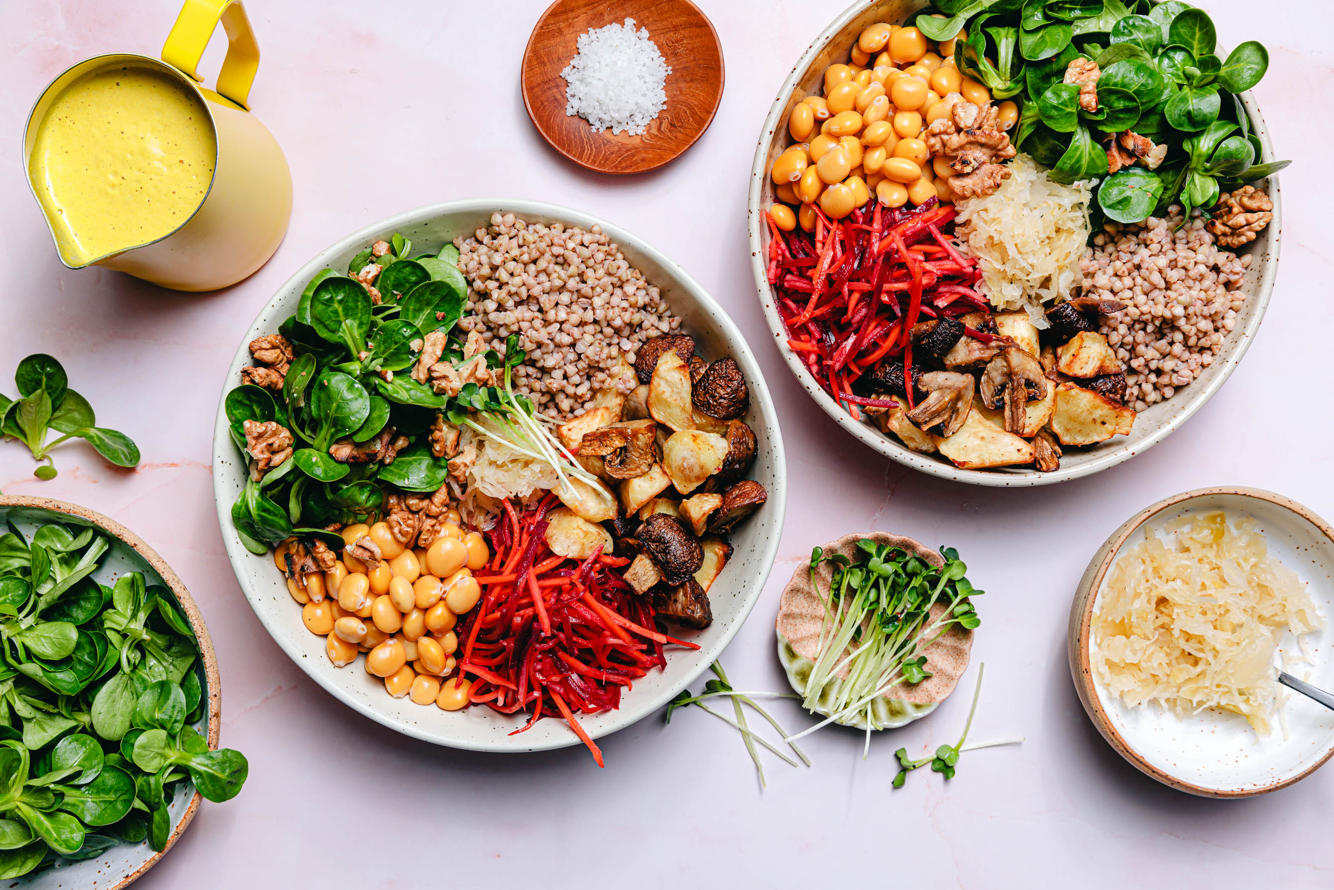 Planetary Health Bowl mit Lupinen & Kurkuma-Dressing