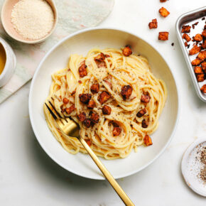 Miso-Carbonara mit Tempeh-Speck